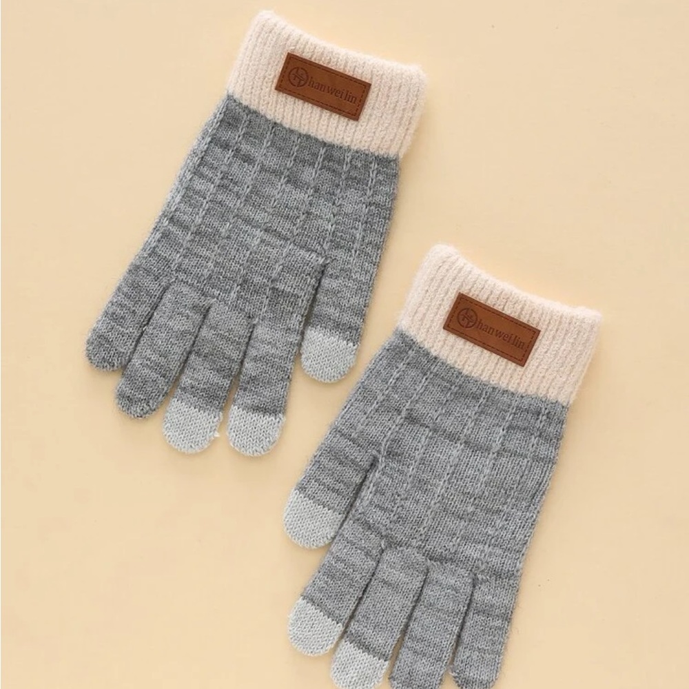 Grey gloves